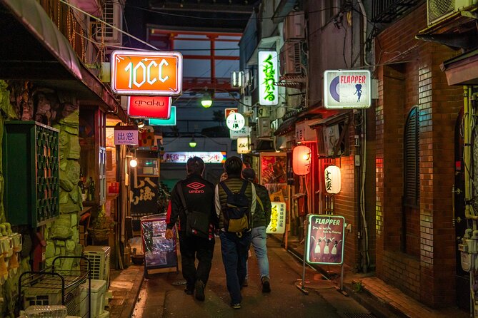 Golden Gai alley